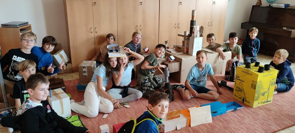 Papíroví architekti ze 4. třídy (1)